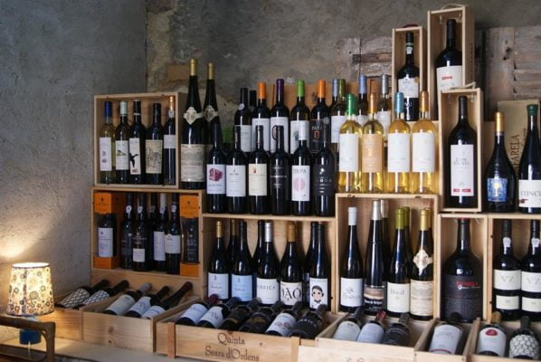 La cave du Comptoir du Portugal à Bègles