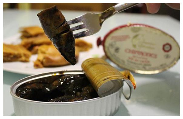 Calamars farcis à l'encre présentation - Conserves de Cambados - Galice Espagne