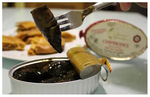 Calamars farcis à l'encre présentation - Conserves de Cambados - Galice Espagne