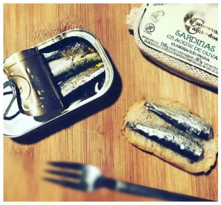 Sardinettes à l'huile d'olive présentation - Conserves de Cambados - Galice Espagne