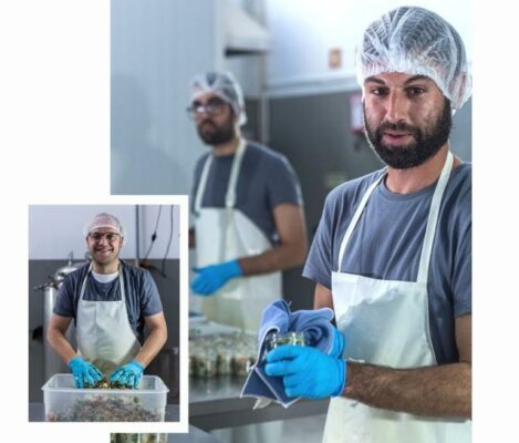 Personnel de la Conserverie do Arade - Papa Anzois - Le Comptoir du Portugal l'épicerie fine portugaise depuis 2012